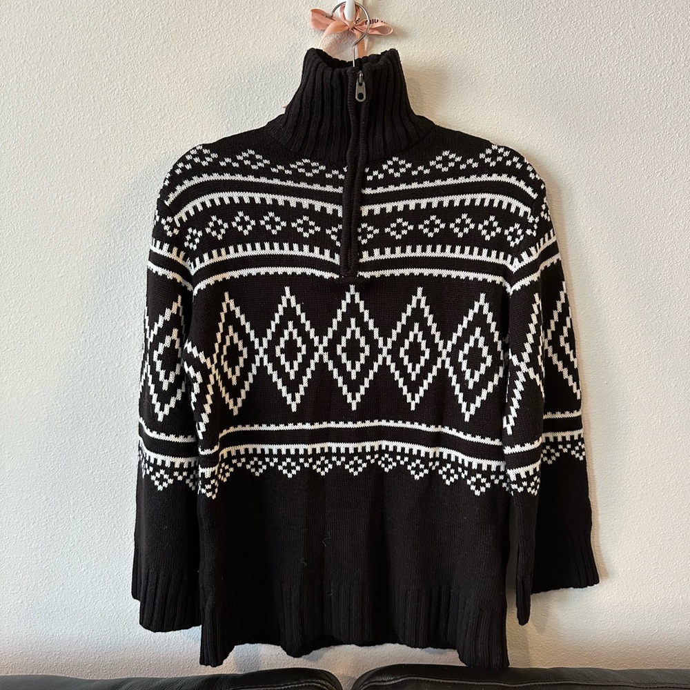 Black and White Patterned Women's Sweater